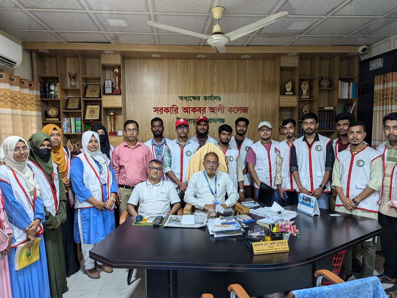 <p>Red crescent team&nbsp;</p>